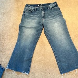 Stretch wide leg ankle length, very in style